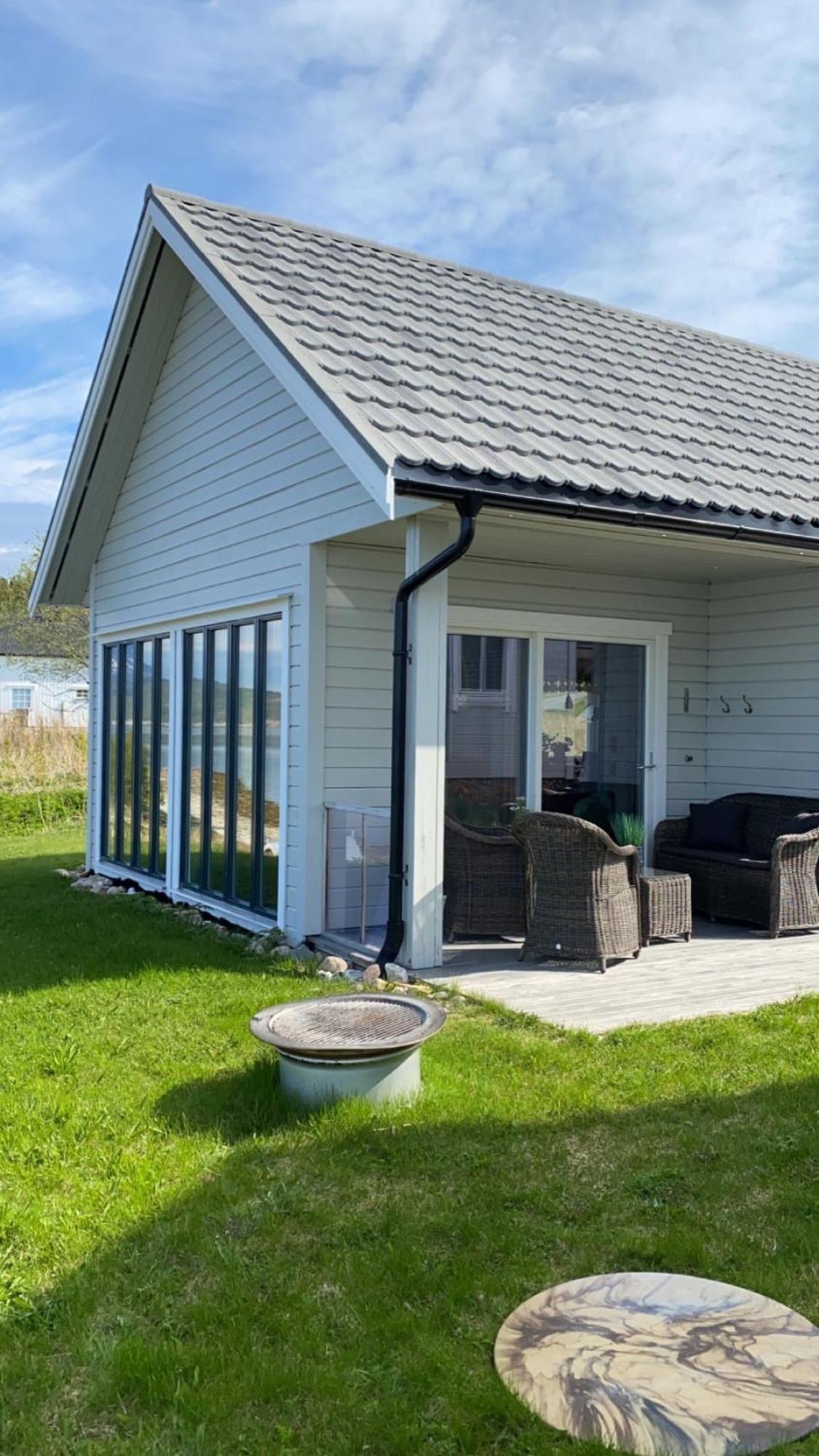 Nice Little House Right By The Sea, Stunning View Rensa 외부 사진